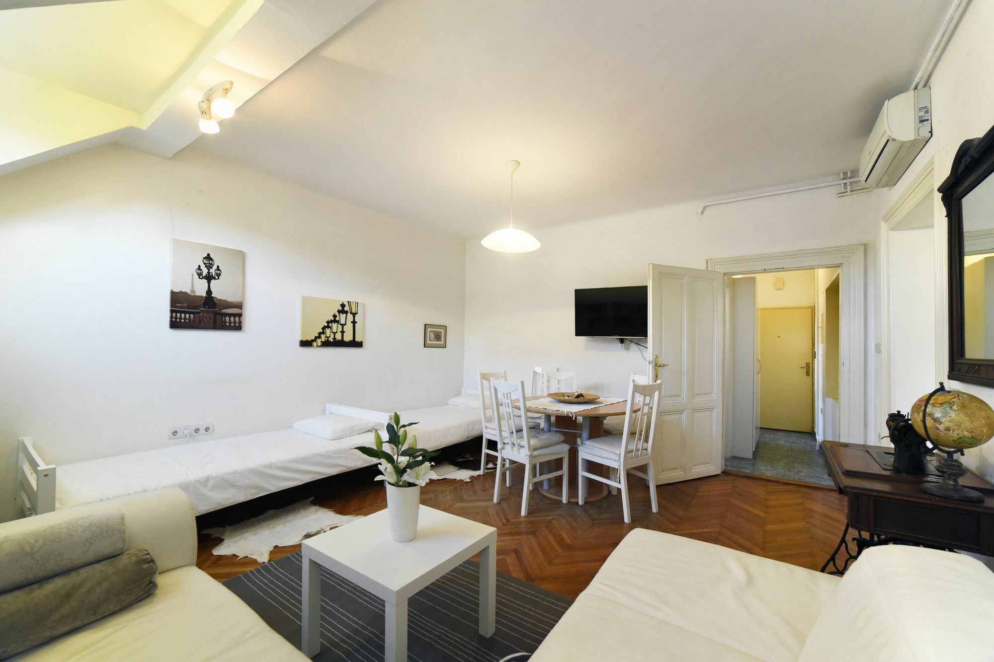 Main Square Central Apartment Zagreb Bagian luar foto